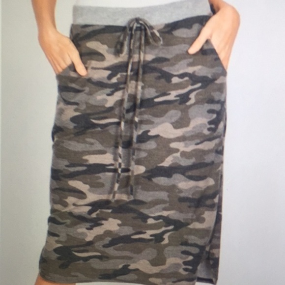 Dresses & Skirts - NEW Camouflage Skirt with pockets